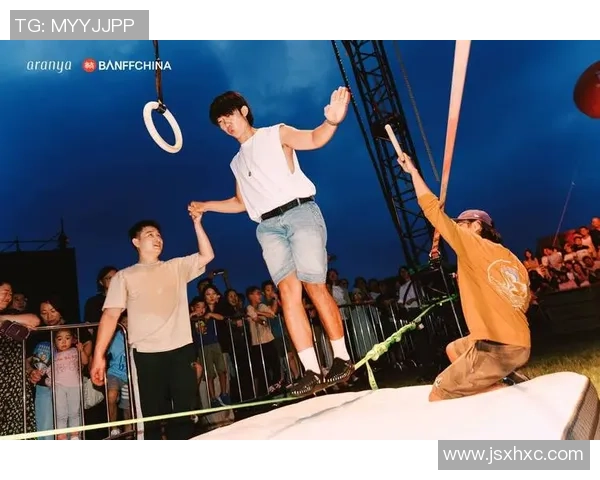 极限运动世界杯精彩回顾广州街舞队展现灵活性与创意的完美结合 极限运动世界杯精彩回顾广州街舞队展现灵活性与创意的完美结合